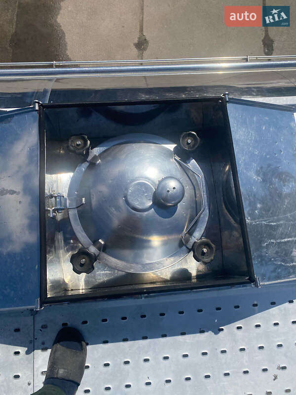 Цистерна полуприцеп Menci SL 2008 в Львове