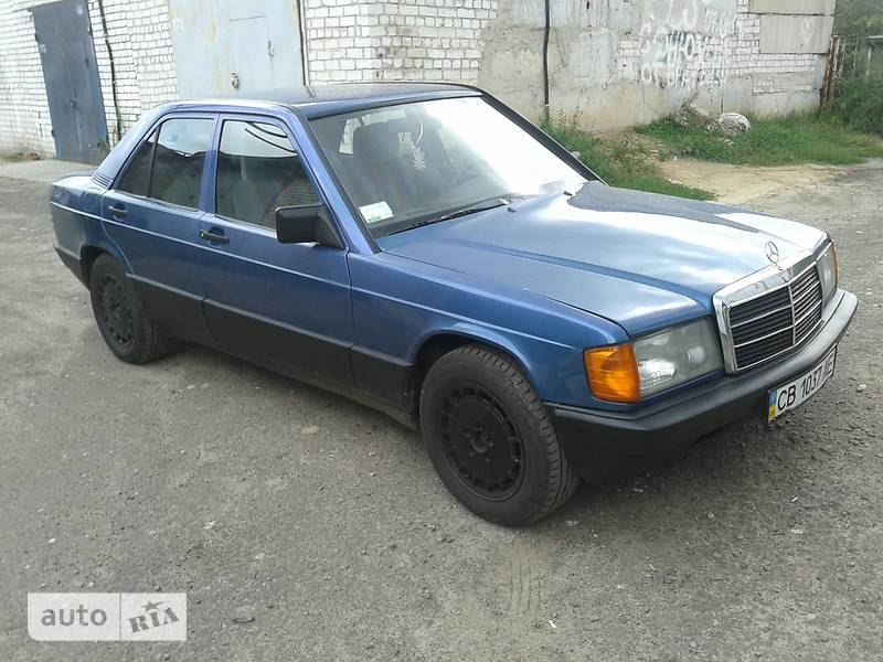 Седан Mercedes-Benz 190 1985 в Чернигове