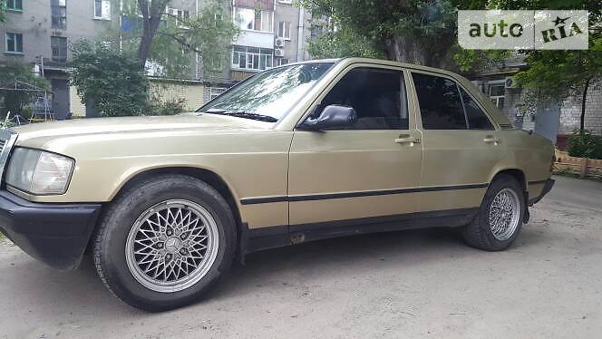 Седан Mercedes-Benz 190 1985 в Кременчуці