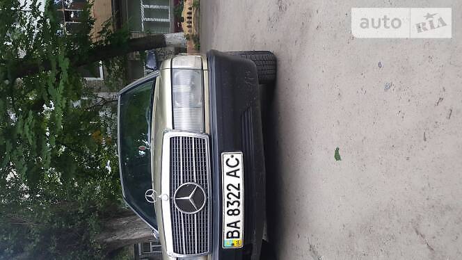 Седан Mercedes-Benz 190 1985 в Кременчуці