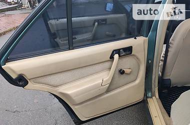 Седан Mercedes-Benz 190 1986 в 