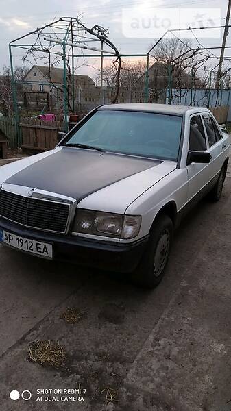 Mercedes-Benz 190