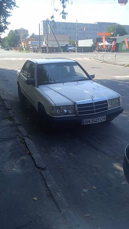 Mercedes-Benz 190