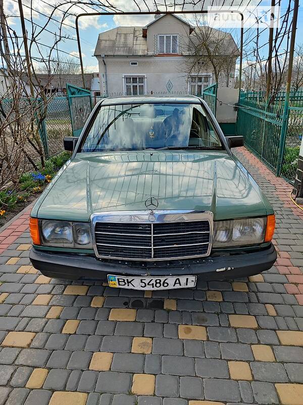 Седан Mercedes-Benz 190 1985 в Радехове