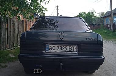 Седан Mercedes-Benz 190 1986 в Дубровице