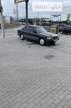 Седан Mercedes-Benz 190 1988 в 