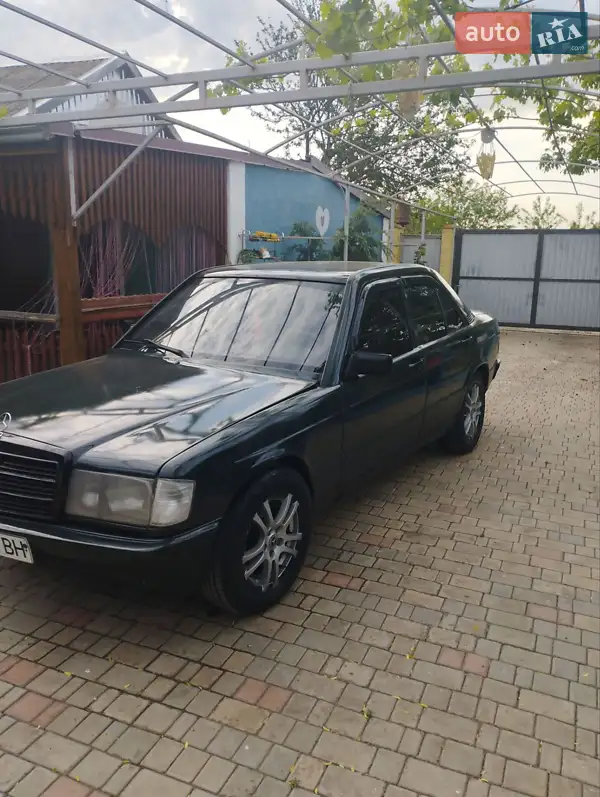 Mercedes-Benz 190