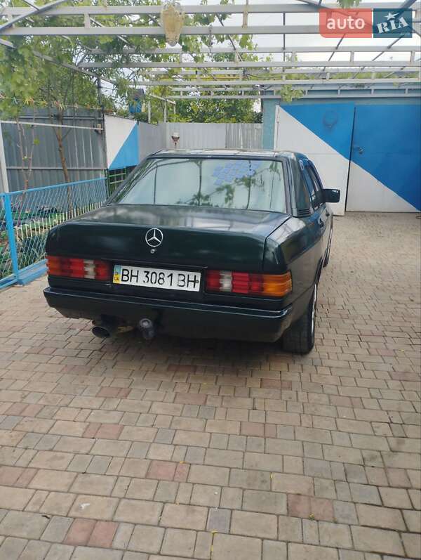 Седан Mercedes-Benz 190 1984 в Одессе
