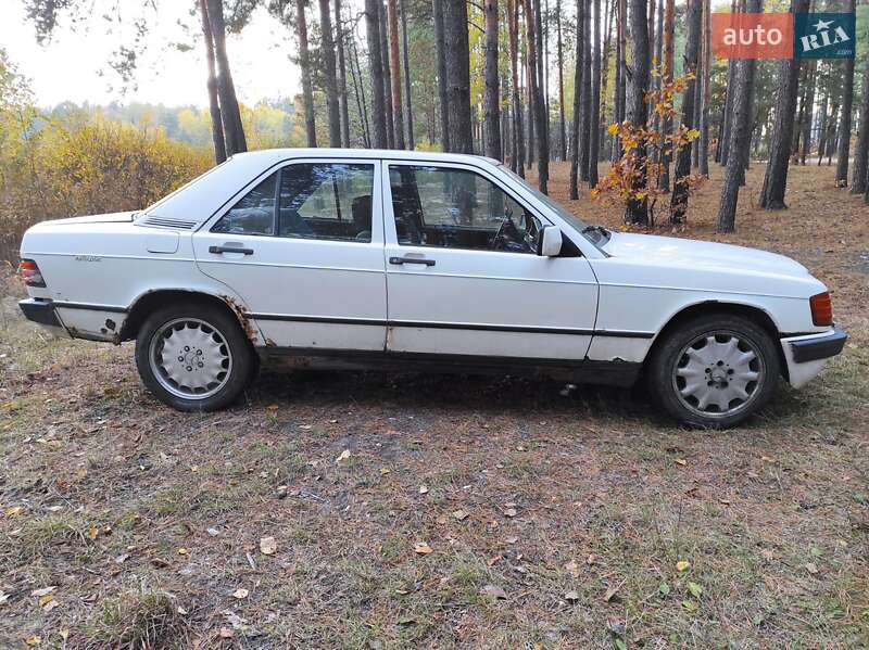Седан Mercedes-Benz 190 1984 в Житомире