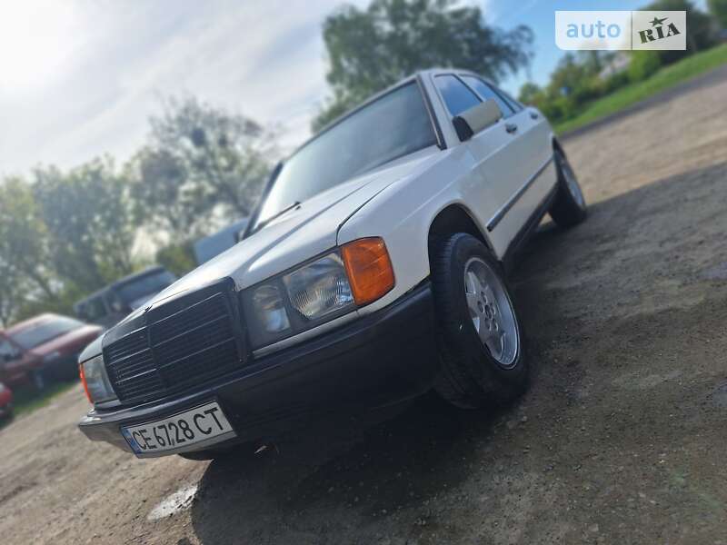 Седан Mercedes-Benz 190 1984 в Черновцах