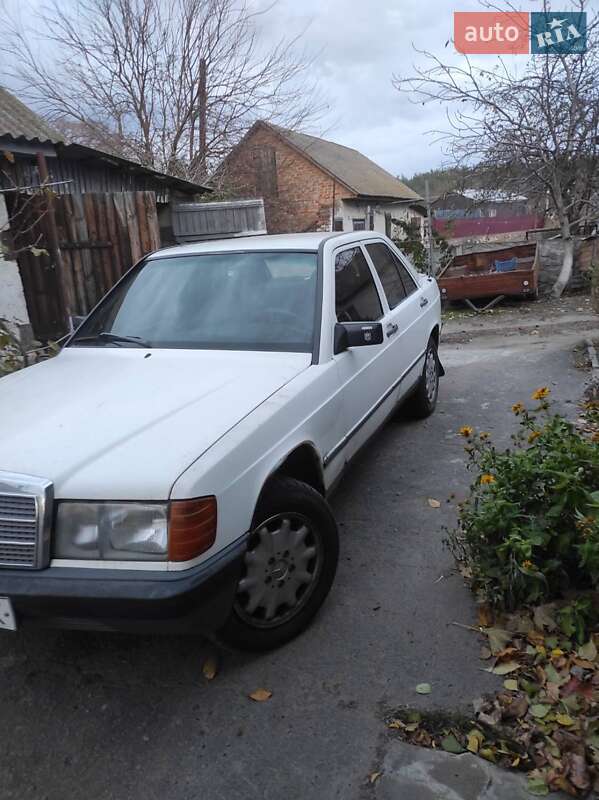 Седан Mercedes-Benz 190 1983 в Золотоноше