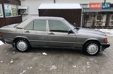 Седан Mercedes-Benz 190 1988 в Львове