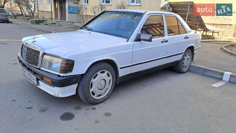 Седан Mercedes-Benz 190 1983 в Луцке