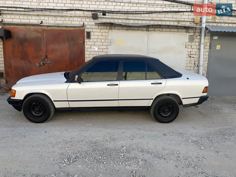 Mercedes-Benz 190