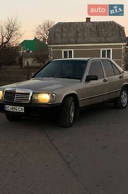 Седан Mercedes-Benz 190 1987 в Володимирі