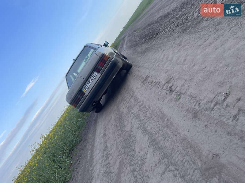 Седан Mercedes-Benz 190 1986 в Миронівці