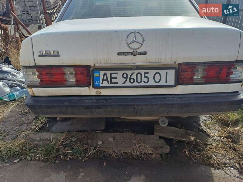 Седан Mercedes-Benz 190 1985 в 