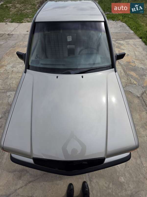 Седан Mercedes-Benz 190 1992 в Жовтих Водах