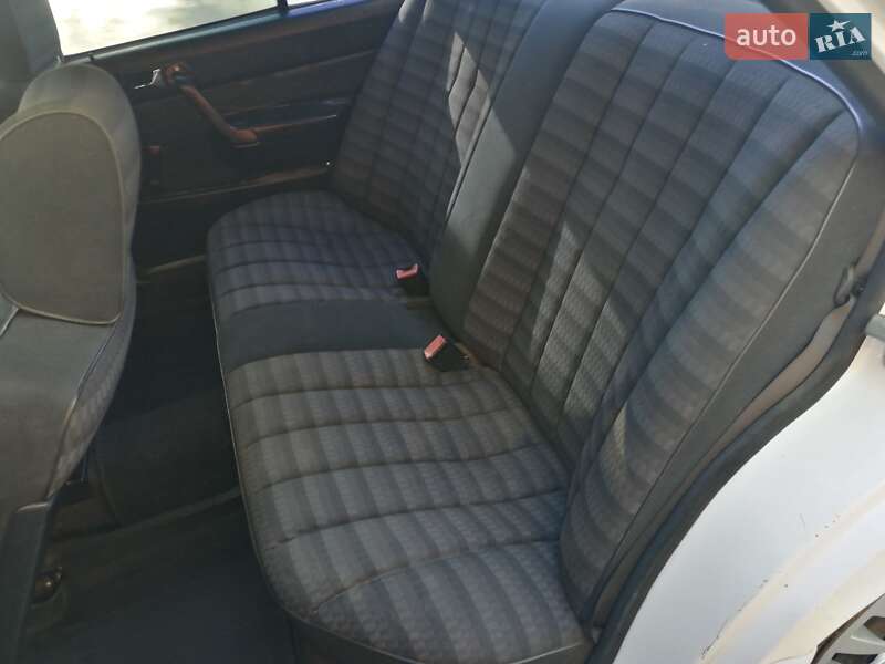 Седан Mercedes-Benz 190 1992 в Славуте