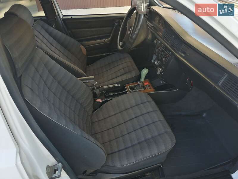 Седан Mercedes-Benz 190 1992 в Славуте