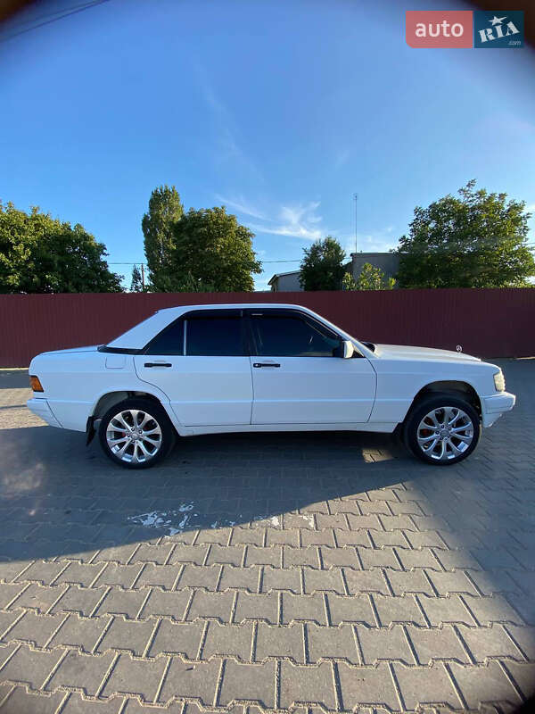 Седан Mercedes-Benz 190 1990 в Одессе фото 10 Седан Mercedes-Benz 190 1990 в Одессе