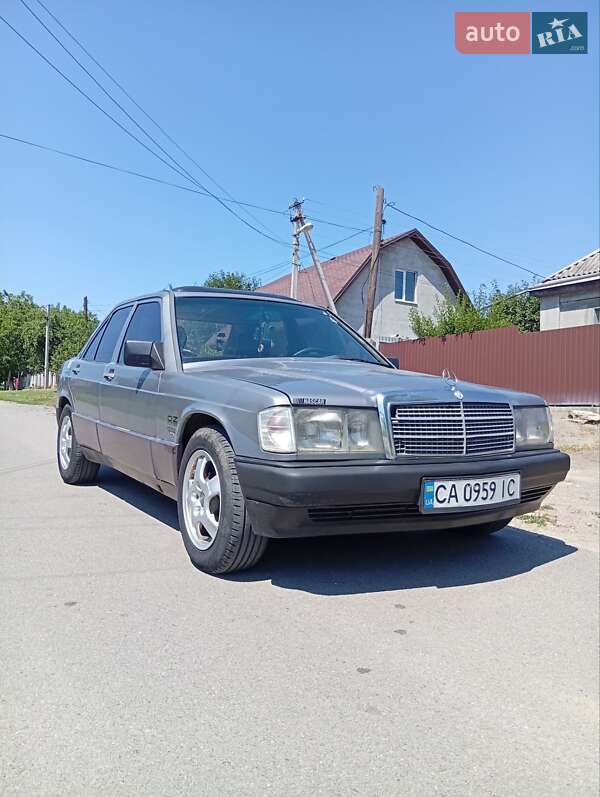 Mercedes-Benz 190 1988