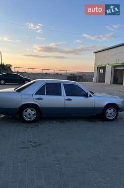 Седан Mercedes-Benz 190 1993 в Чорткові