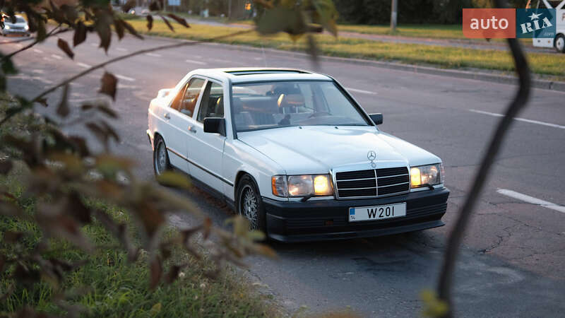 Mercedes-Benz 190 1987