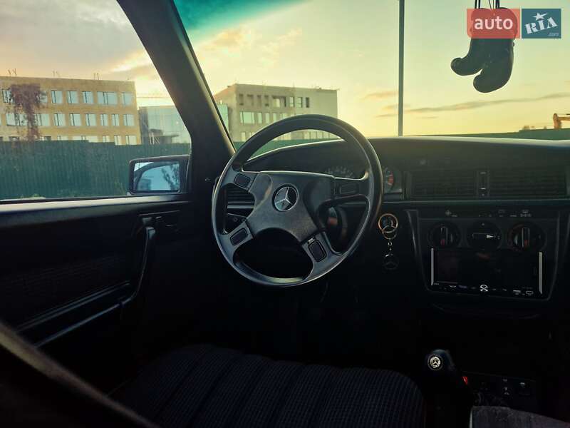 Седан Mercedes-Benz 190 1988 в Киеве