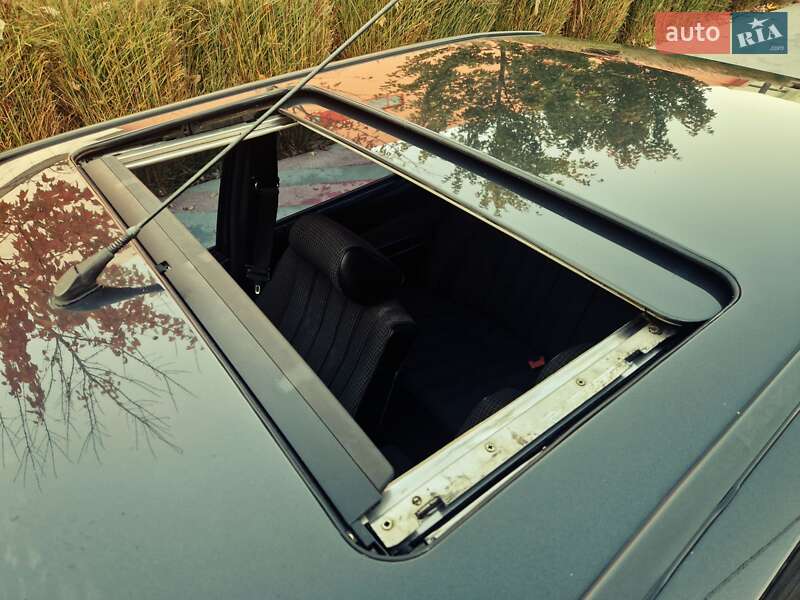 Седан Mercedes-Benz 190 1988 в Киеве