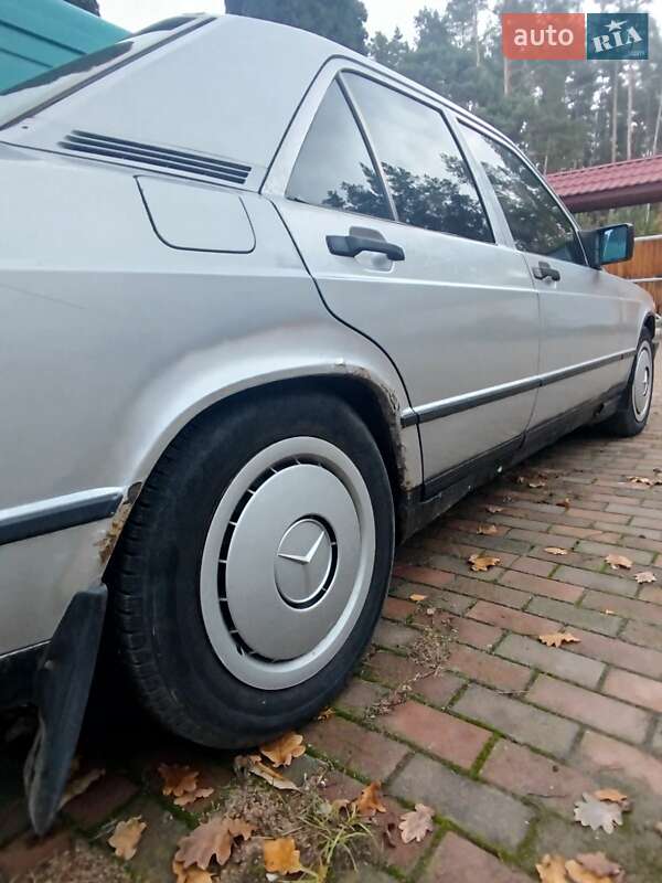 Седан Mercedes-Benz 190 1988 в Житомире фото 5 Седан Mercedes-Benz 190 1988 в Житомире