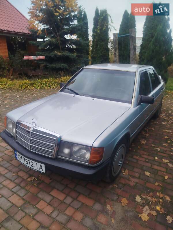 Mercedes-Benz 190 1988 Mercedes-Benz 190 1988