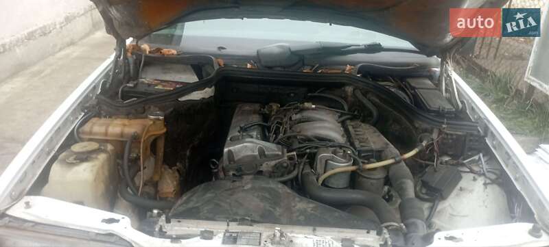 Седан Mercedes-Benz 190 1988 в Золочеве