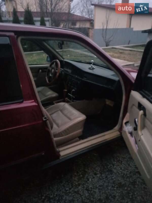 Седан Mercedes-Benz 190 1985 в Львове