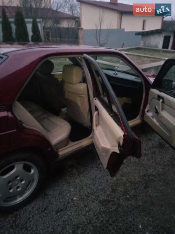 Седан Mercedes-Benz 190 1985 в Львове