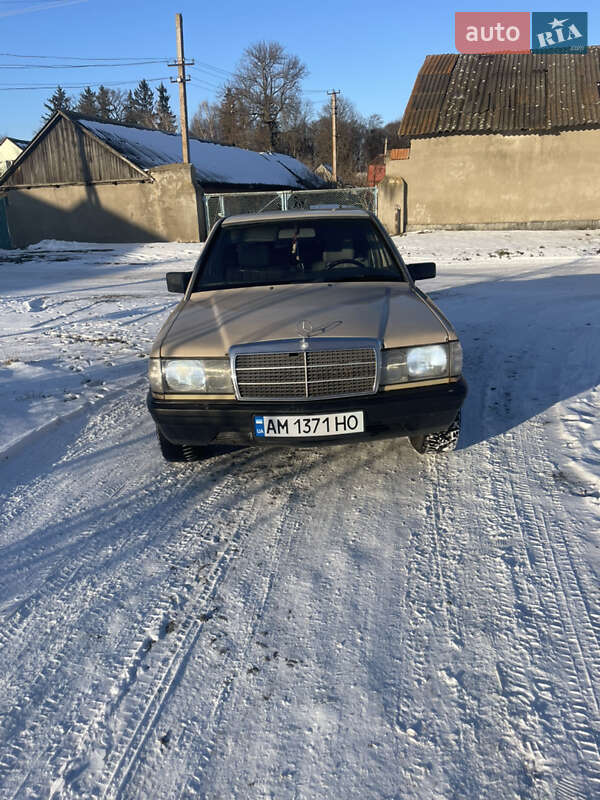 Mercedes-Benz 190 1986