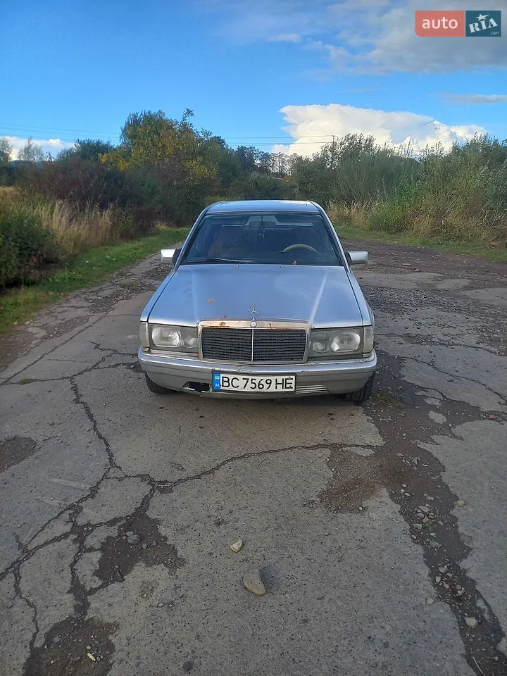 Mercedes-Benz 190 1984