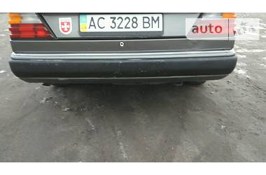 Седан Mercedes-Benz 230 Pullman 1990 в Рожище