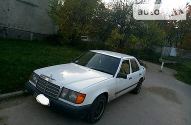 Седан Mercedes-Benz 230 Pullman 1990 в Львові