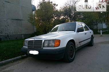 Седан Mercedes-Benz 230 Pullman 1990 в Львове