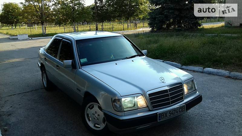 Седан Mercedes-Benz 230 Pullman 1985 в Славуте