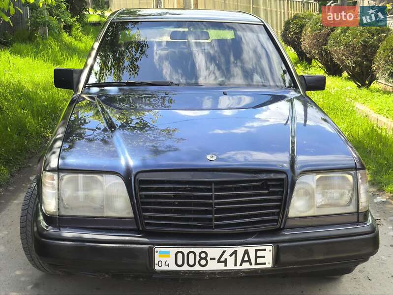 Седан Mercedes-Benz 500K 1994 в 
