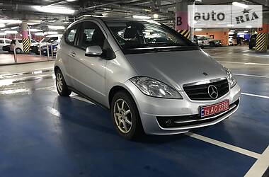 Купе Mercedes-Benz A-Class 2009 в 