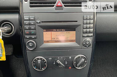 Хетчбек Mercedes-Benz A-Class 2011 в 
