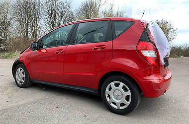 Хетчбек Mercedes-Benz A-Class 2011 в 