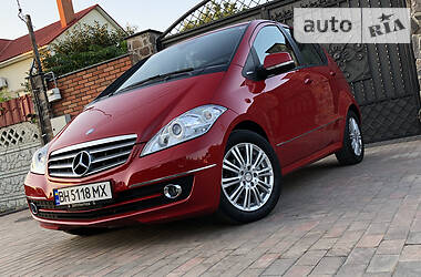 Хетчбек Mercedes-Benz A-Class 2010 в 