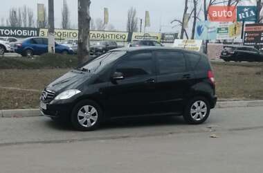 Хэтчбек Mercedes-Benz A-Class 2011 в 