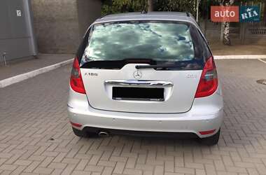 Хэтчбек Mercedes-Benz A-Class 2011 в 