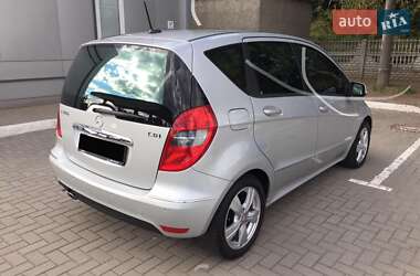 Хэтчбек Mercedes-Benz A-Class 2011 в 