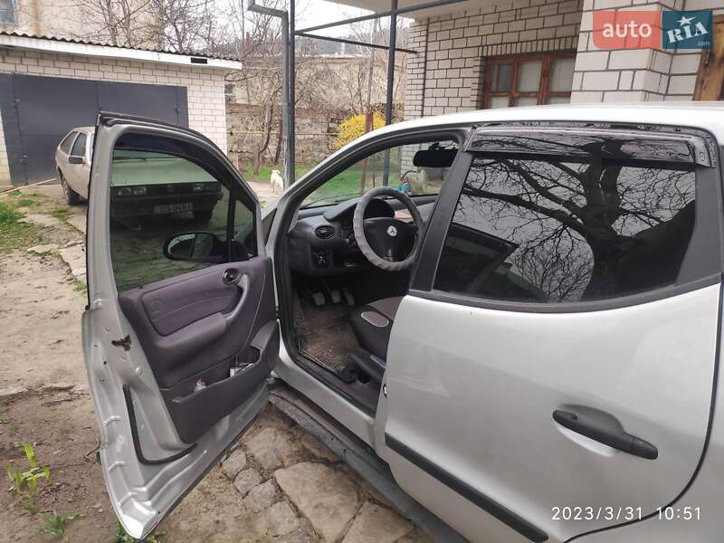 Хэтчбек Mercedes-Benz A-Class 2001 в Могилев-Подольске фото 15 Хэтчбек Mercedes-Benz A-Class 2001 в Могилев-Подольске